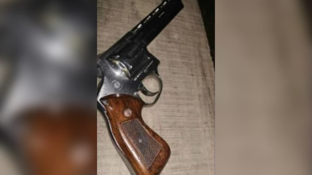 Mulher é baleada pelo companheiro e socorrida por entregador