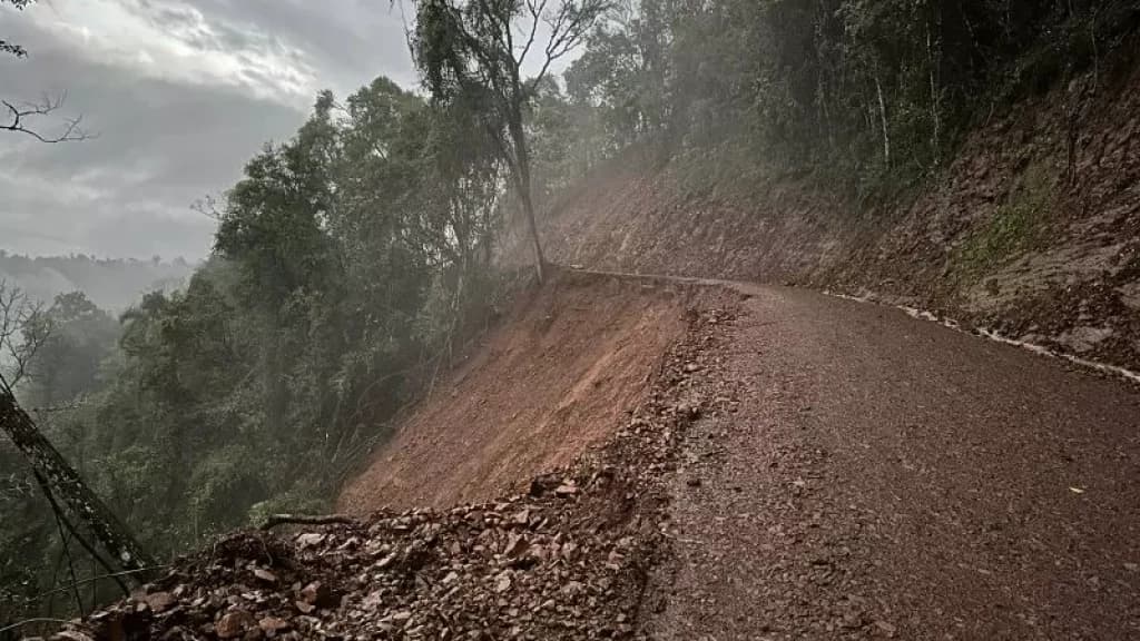 ALERTA: Chuvas intensas aumentam risco de deslizamentos em SC