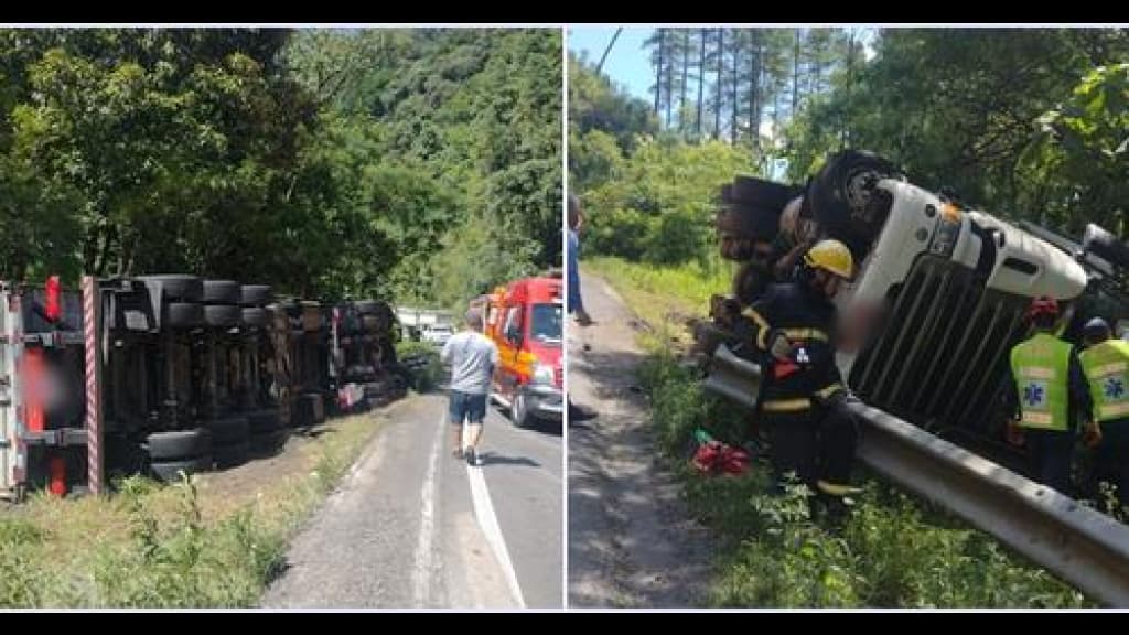 Caminhoneiro morre após carreta tombar na BR-470