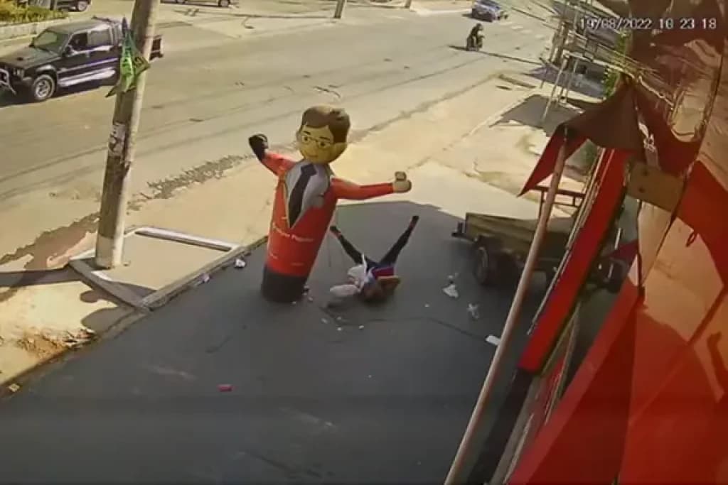 Reboque se solta de veículo e atropela mulher na calçada