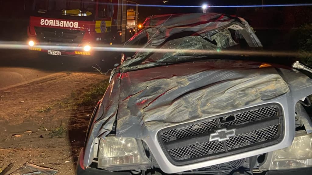 Idoso morre após capotar caminhonete na SC-110