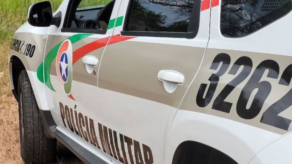 Mulher relata estupro em Balneário Camboriú; suspeitos fugiram do local