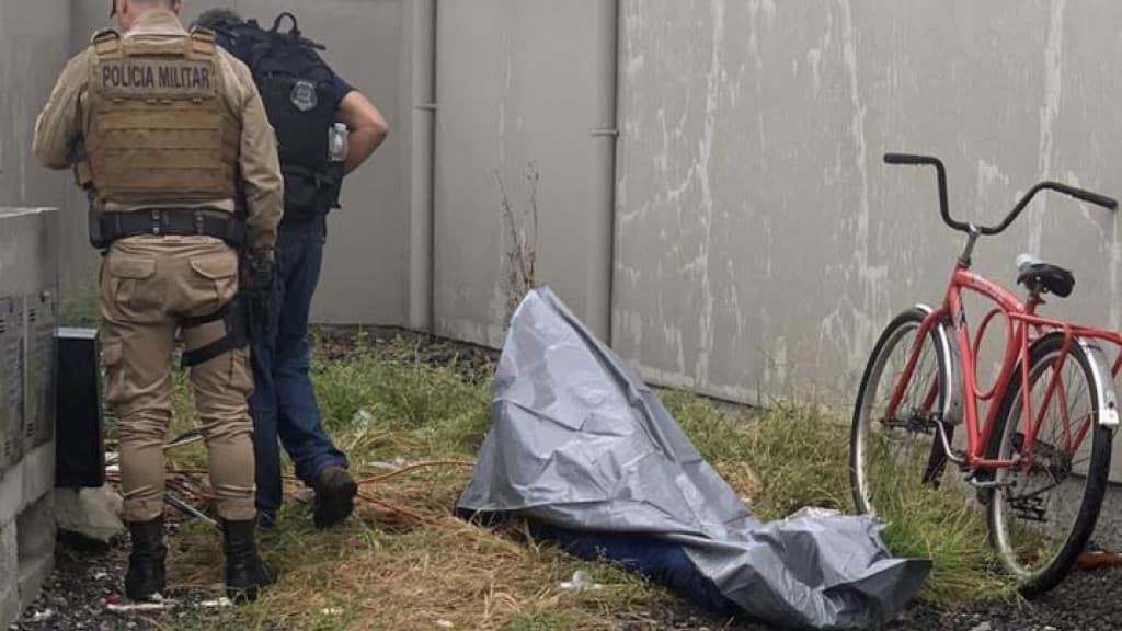 Criminoso morre eletrocutado ao tentar furtar fiação de prédio em Criciúma