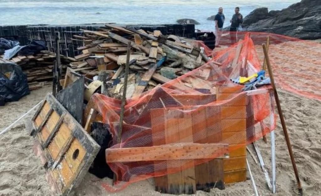 Vaquinha de clube flutuante destruído por ciclone arrecada mais de R$ 20 mil