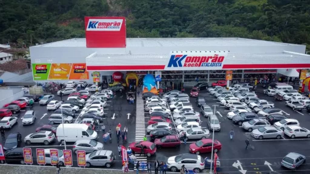 Rede Koch anuncia inauguração de terceira loja em Joinville com 140 vagas de emprego