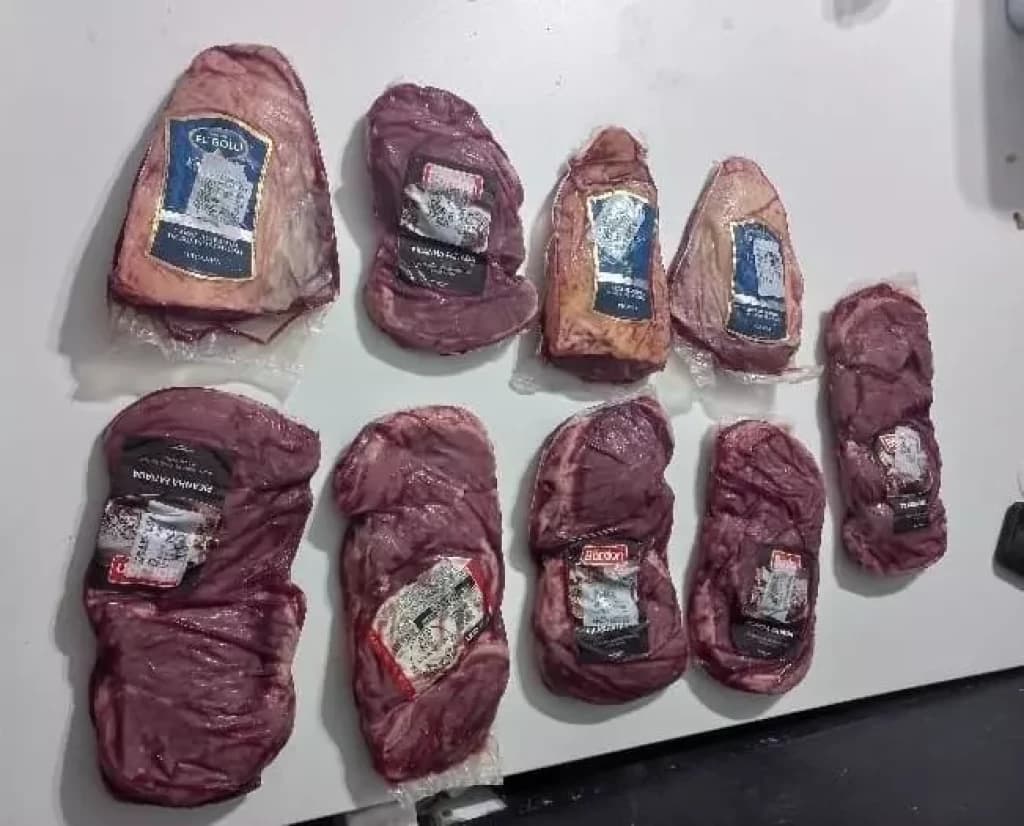 Mulheres são presas por furto de 9 peças de picanha, em Itajaí