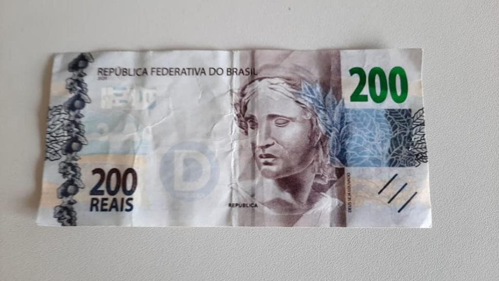 Dupla de adolescentes é detida por estelionato e moeda falsa em Itapema
