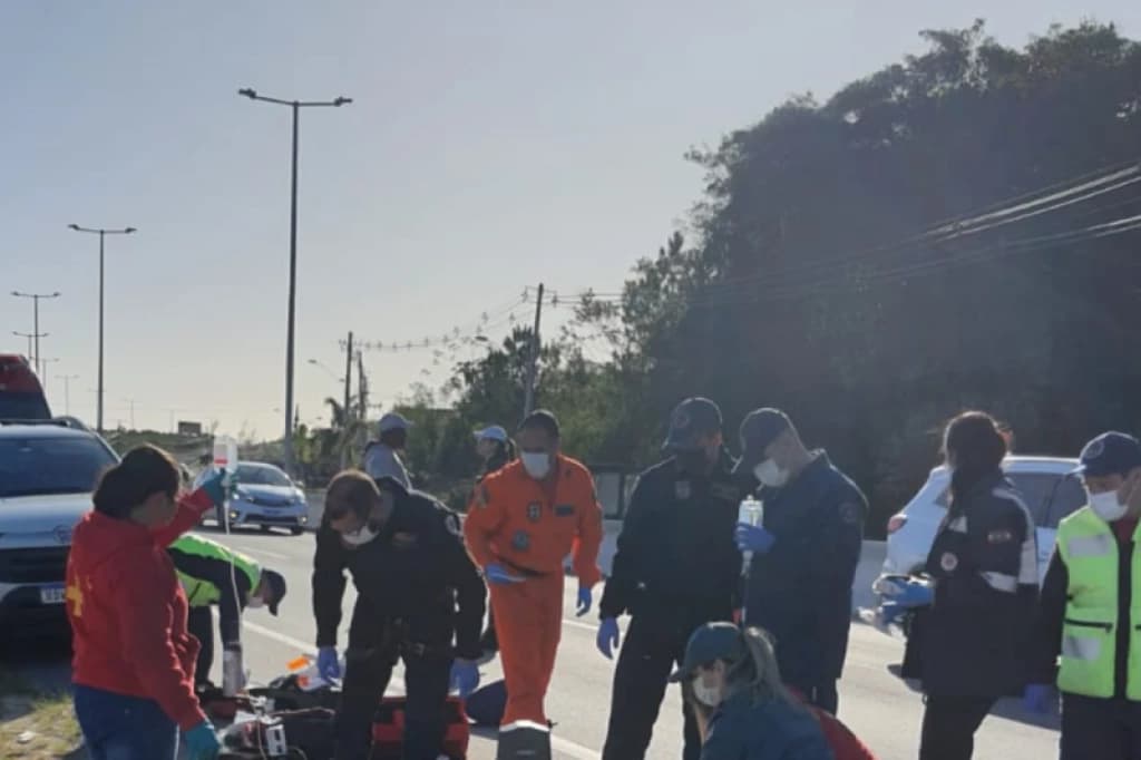 Mulher atravessa SC-401 fora da faixa de pedestres e morre atropelada