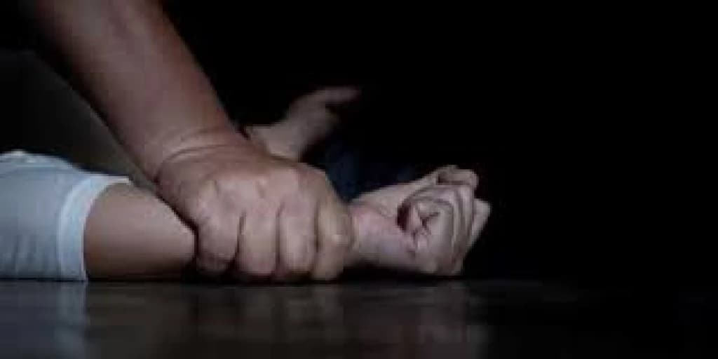 Mulher conhece homem por aplicativo de relacionamento e acaba estuprada