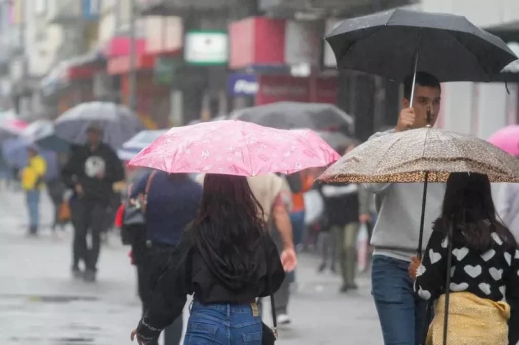 Baixas temperaturas e chuva inicia a semana em Santa Catarina