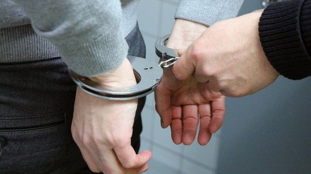 Jovem invade escola e furta 10kg de tilápia e 5kg de frango