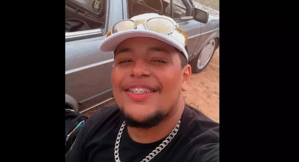 Jovem morre nove dias após acidente entre moto e carro