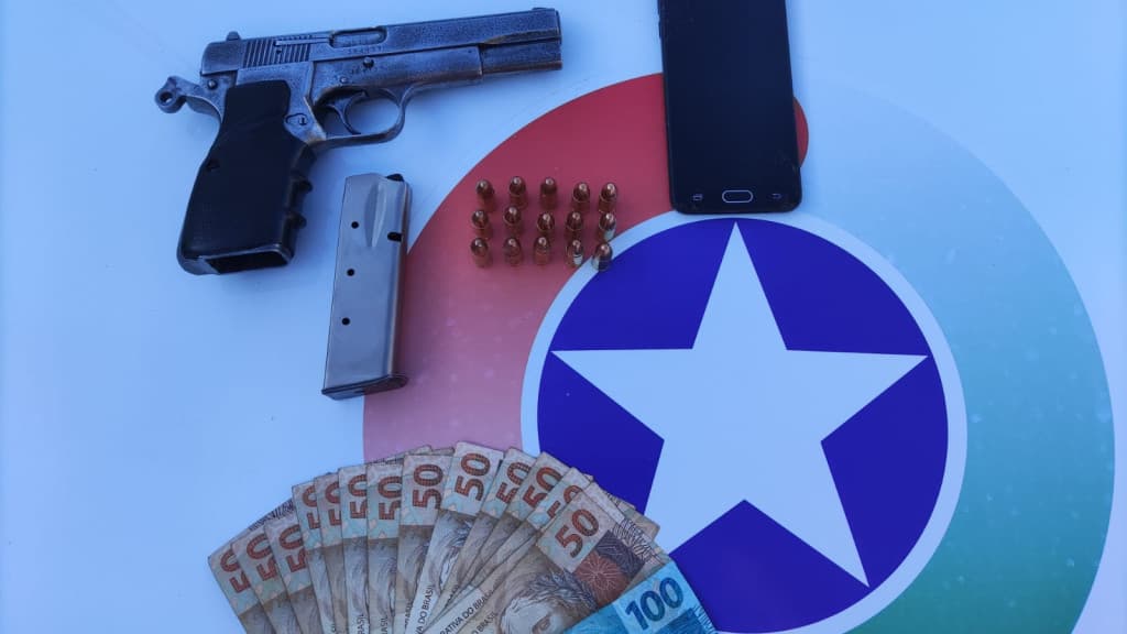 Facção ameaça mulher e irmão da vítima acaba preso por porte de arma, em Porto Belo