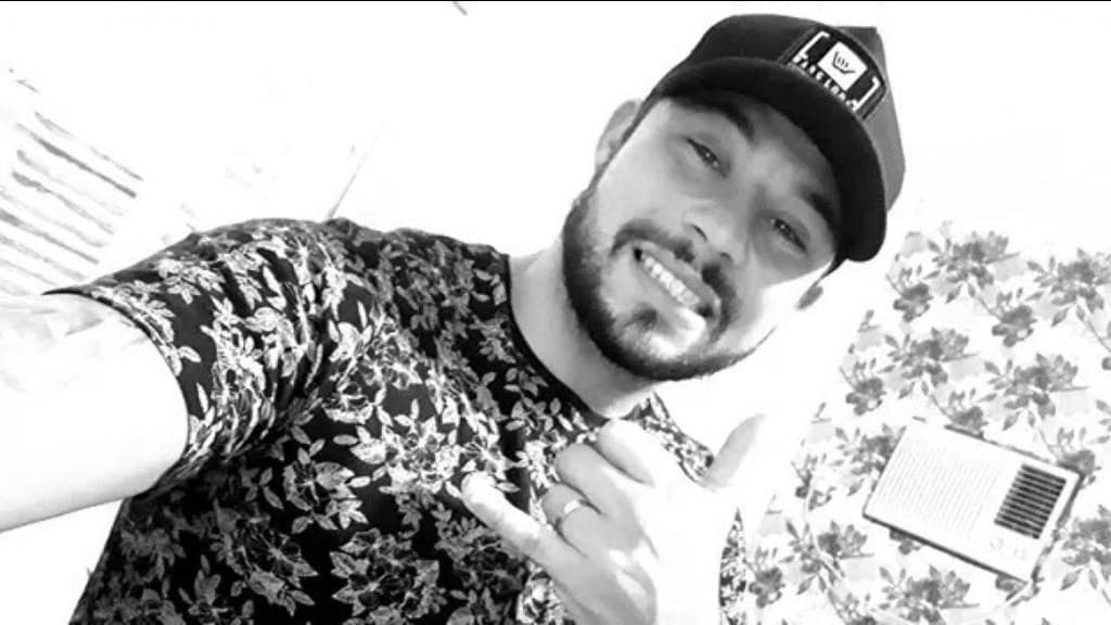 Identificado homem morto a facadas pela ex-companheira em praia de SC