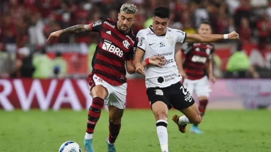 Flamengo vence Corinthians e avança para a semifinal da Libertadores