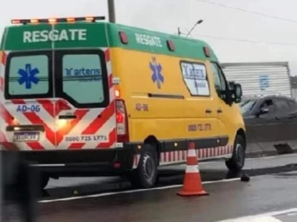 Motociclista morre atropelado na BR-101, em Itajaí