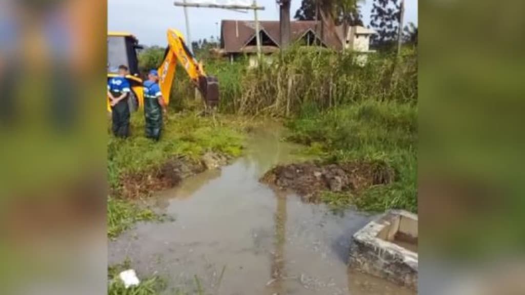 Rompimento de adutora ameaça abastecimento de água em Porto Belo