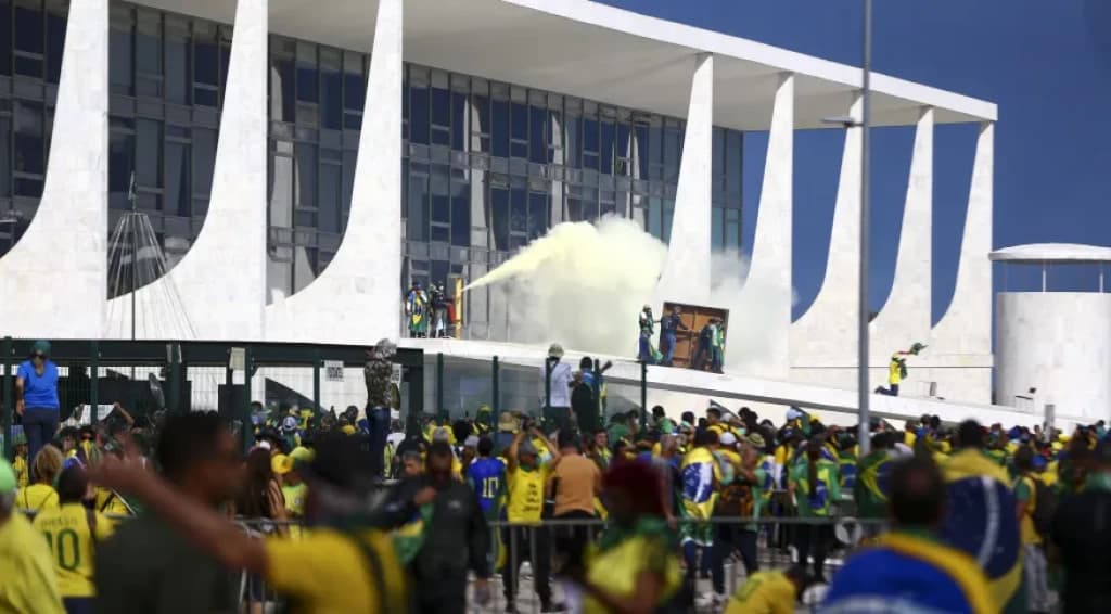 Sobe para 400 o número de presos após protestos violentos em Brasília