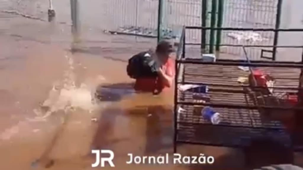 Policiais atiram para impedir saques e moradores tentam linchar ladrões no RS