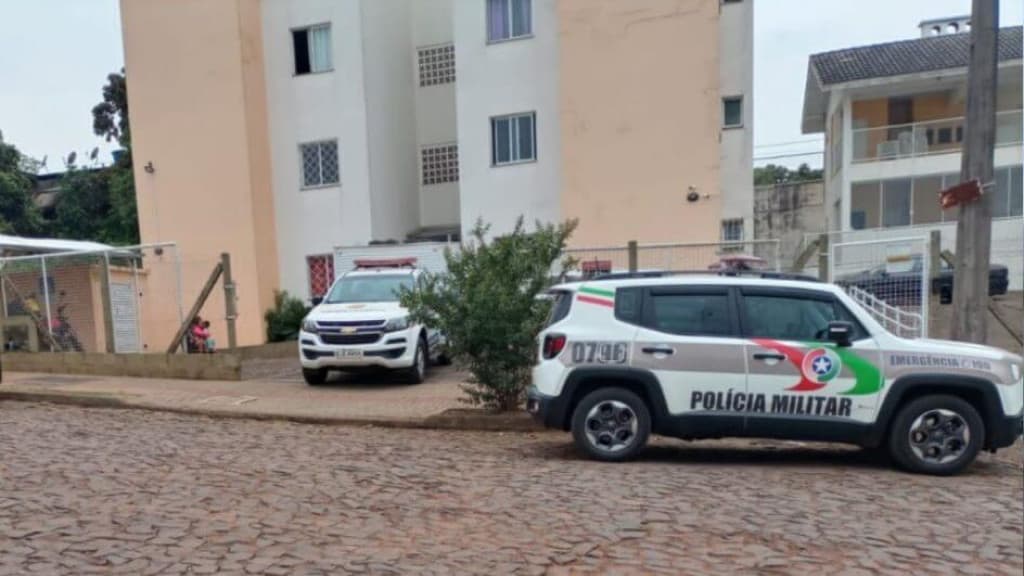 Estrangeiro que matou companheira e cortou as pernas dela é condenado em SC