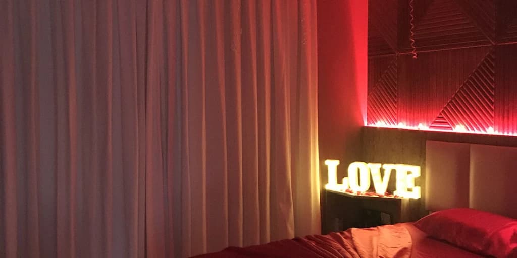 Homem leva duas mulheres para motel e encontro termina em pancadaria em SC