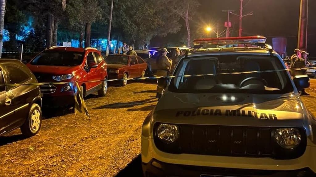 Homem morre após apontar arma para o rosto de um policial militar