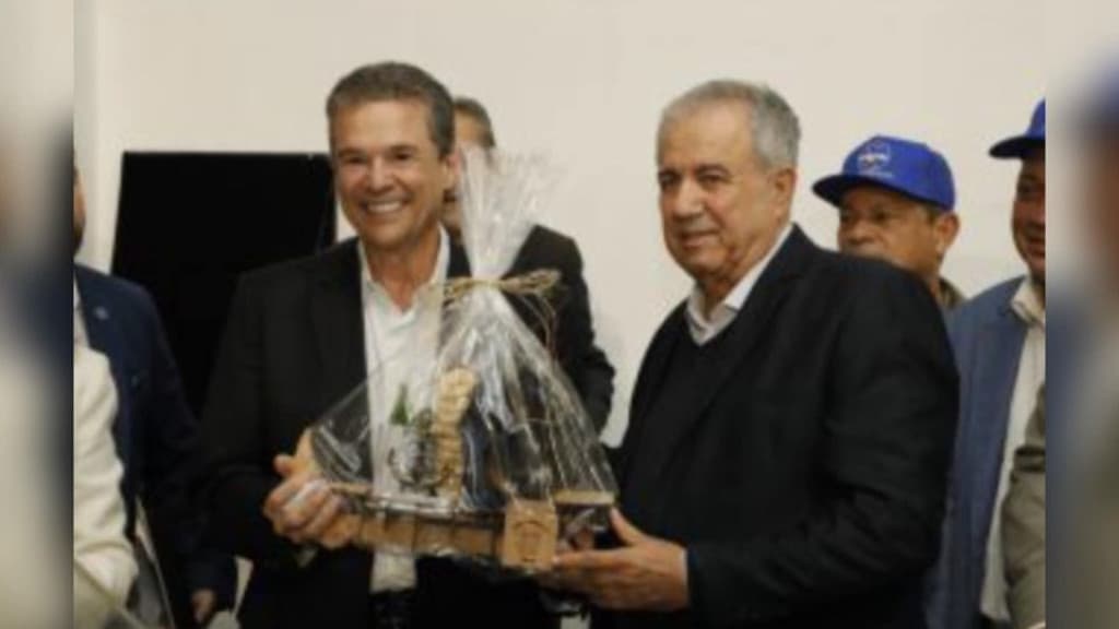 Ministro da pesca participa da inauguração da nova sede da colônia de pescadores em Tijucas