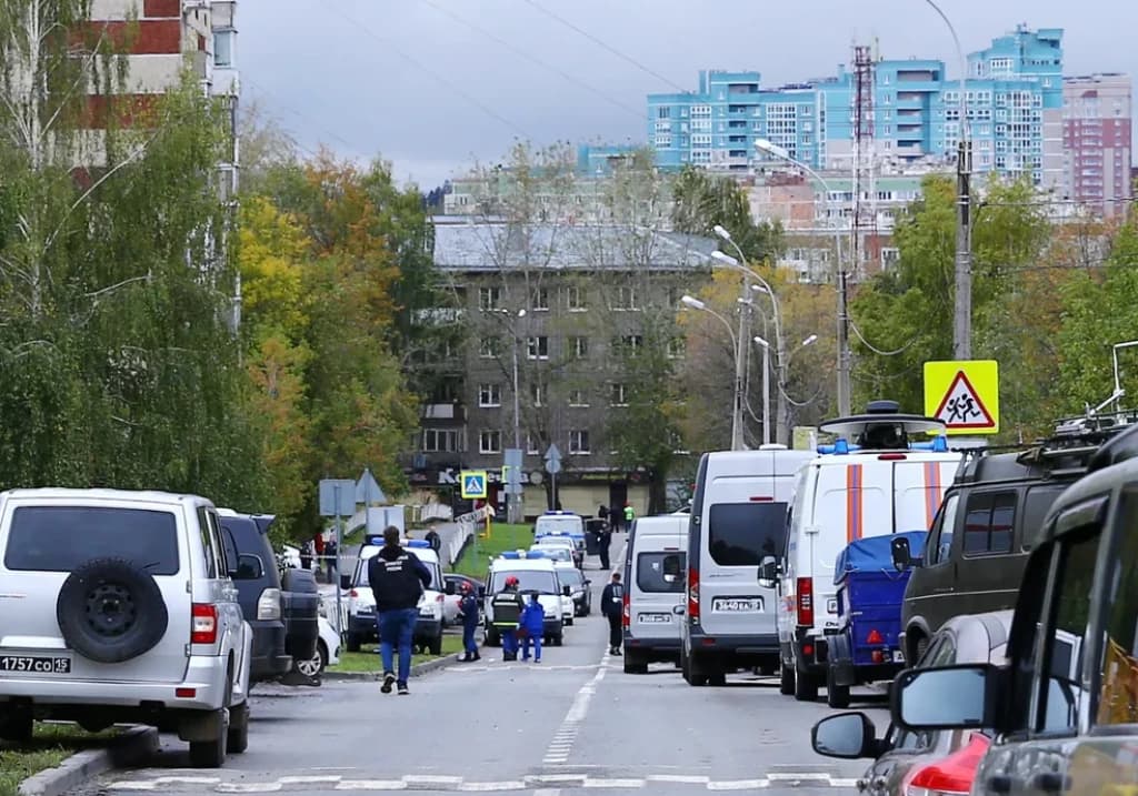 Atirador invade escola e causa massacre de crianças na Rússia