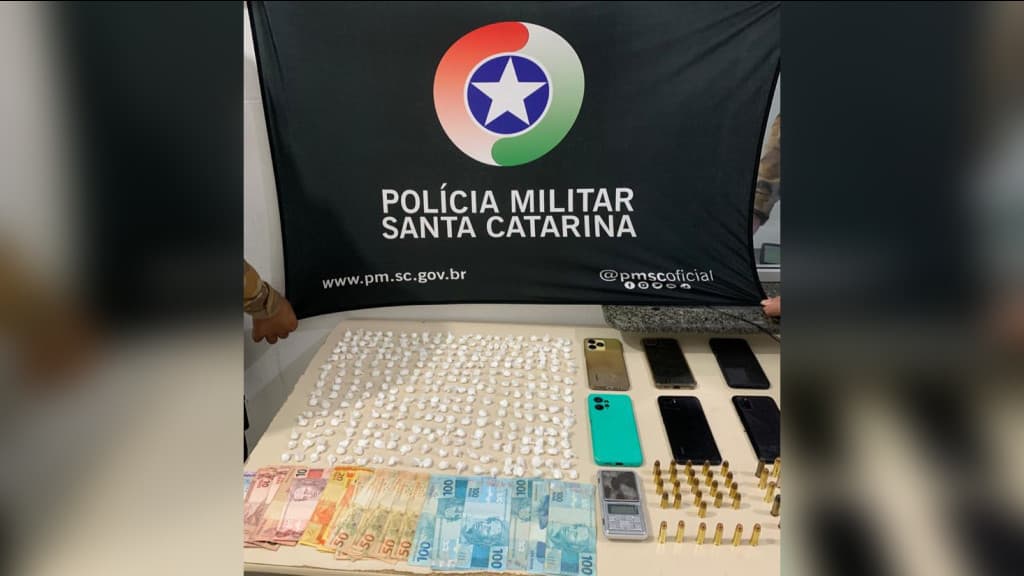 Operação em Porto Belo prende criminosos com drogas e munições