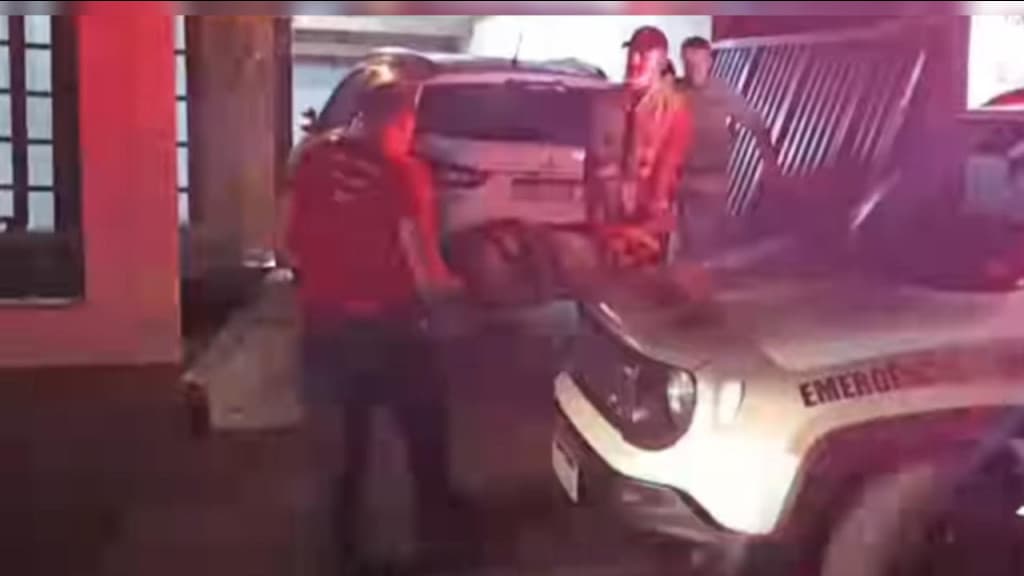 Homem em surto dentro de residência mobiliza bombeiros e polícia, em São João Batista
