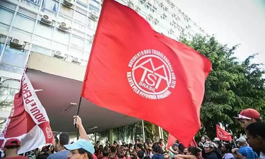 Guerra nas estradas: MTST vai mandar militantes para abrir rodovias