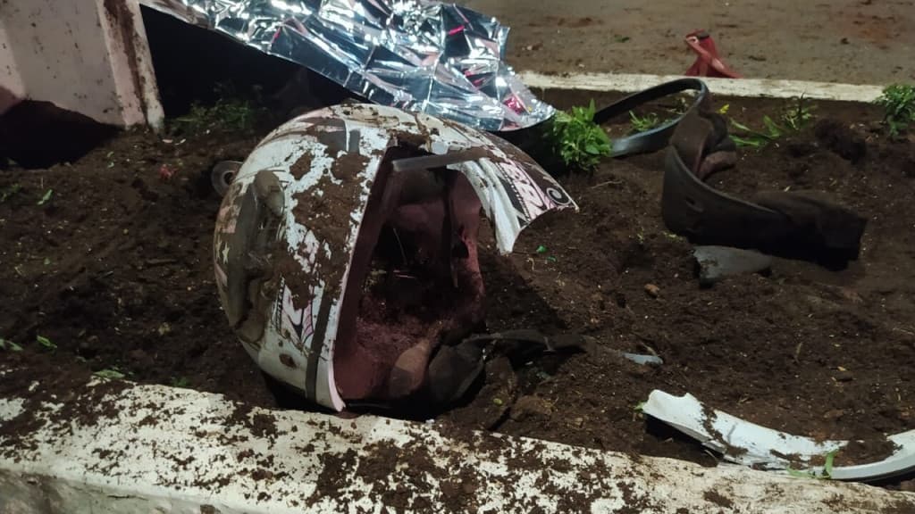Passageiro morre após motocicleta colidir contra poste em SC