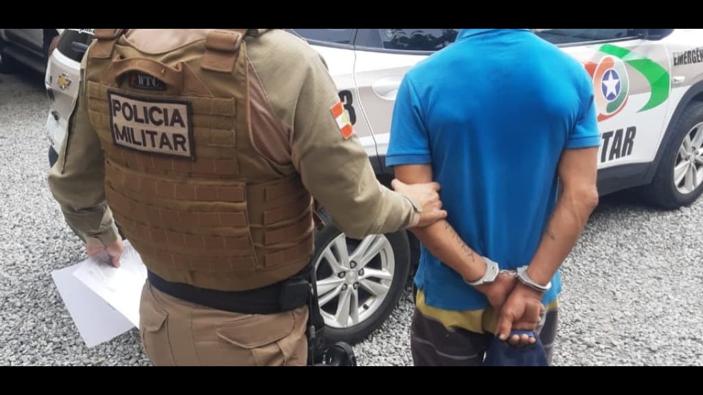 Foragido por tentativa de homicídio é preso após furto em Itapema