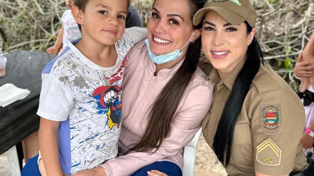 Crianças carentes de Itapema tem dia especial com corte de cabelo, brinquedos e até dentista