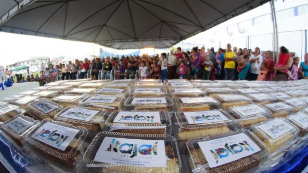 Itajaí vai distribuir para a população 5 mil fatias de bolo no aniversário de 164 anos