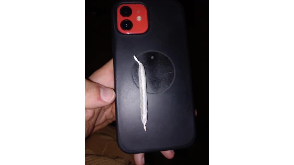 Homem é pego com droga em frente a boteco de Canelinha