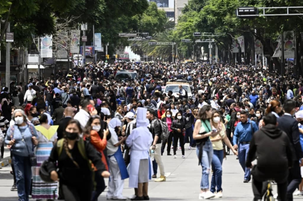 Terremoto de 7,6 graus de magnitude atinge o México