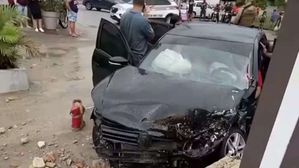 Jovem é preso com 156 Kg de maconha após bater carro durante fuga da PM em Florianópolis