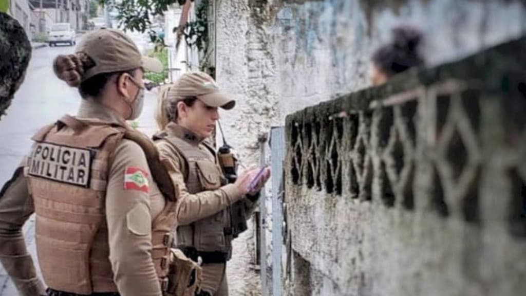 Mulher é presa após drogar e estuprar menina de 12 anos