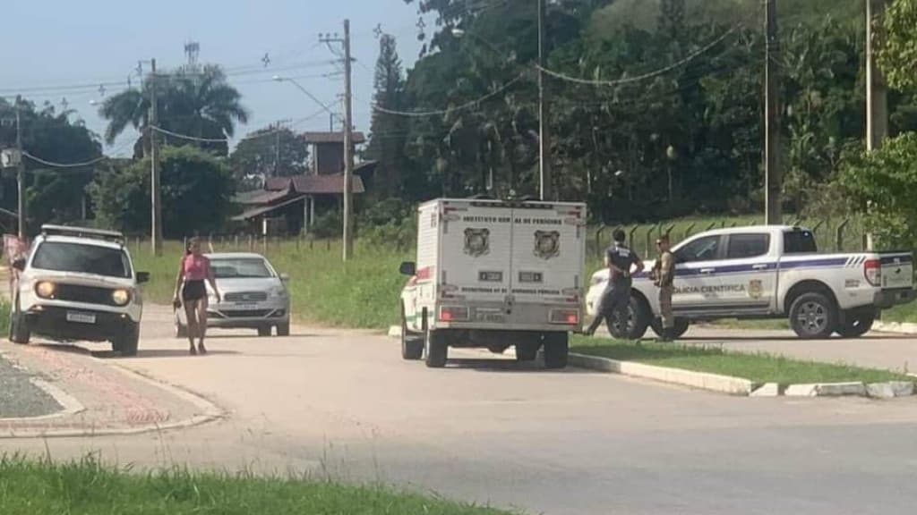 Homem é encontrado morto com golpes de faca em Itajaí