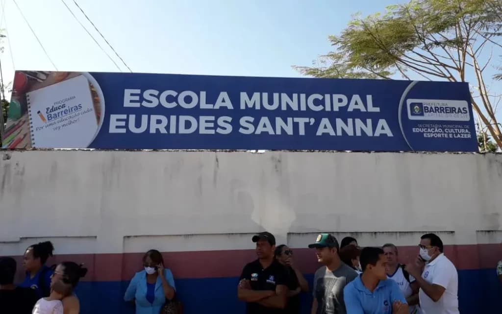 Aluna cadeirante morre após ser baleada em ataque a escola
