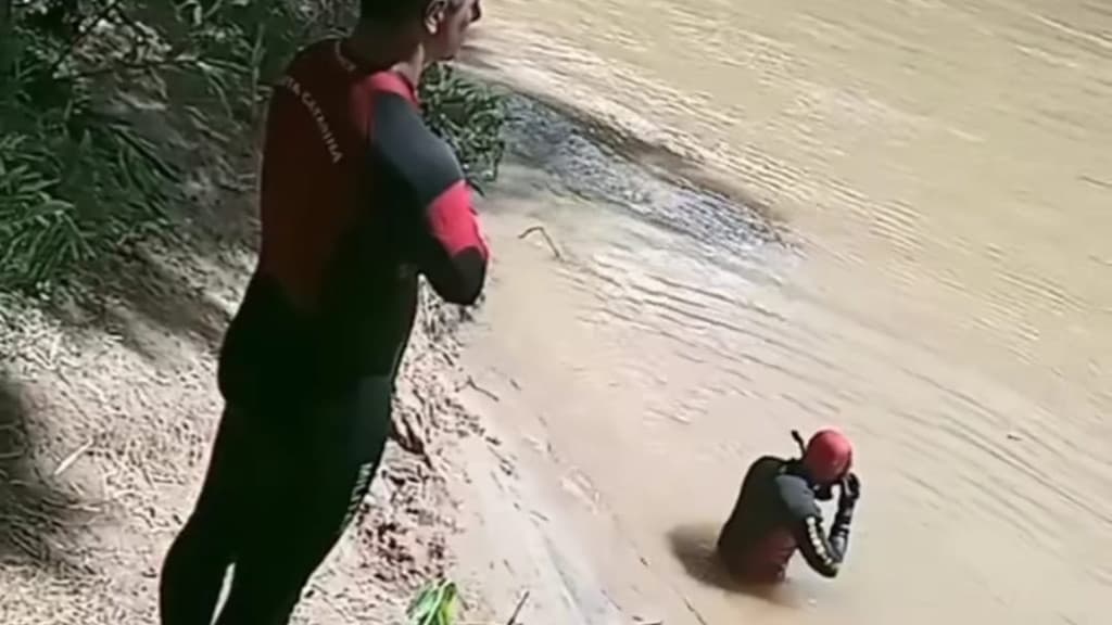 Familiares apontam contradições no sumiço de criança em rio de SC