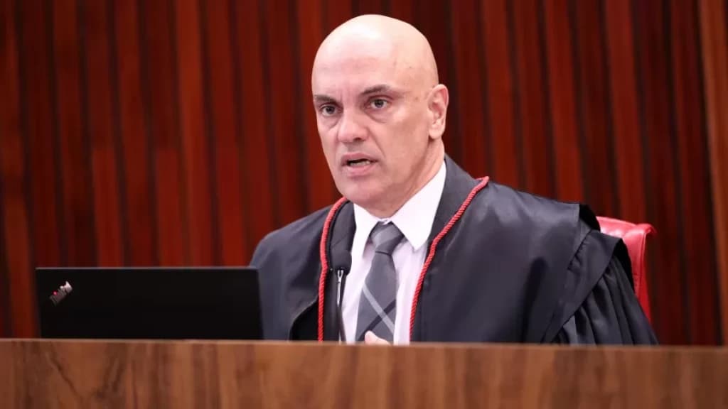 Ex-juiz pede prisão de Alexandre de Moraes no Superior Tribunal Militar
