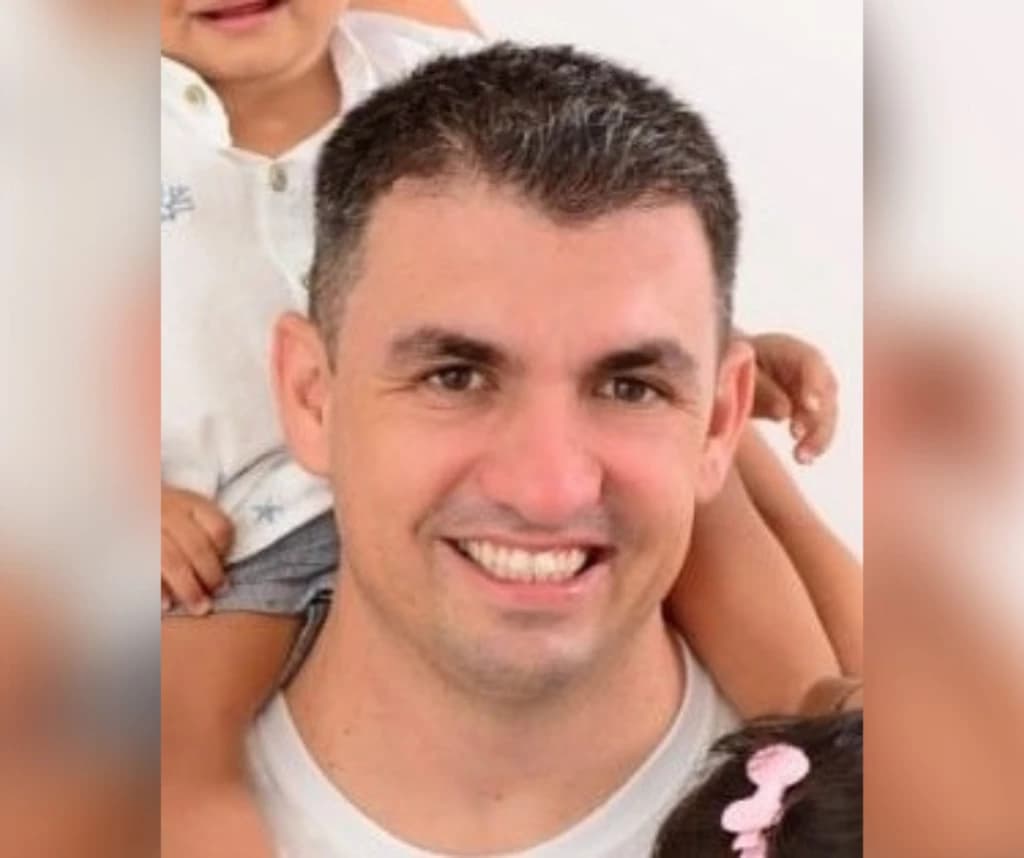 URGENTE: Bombeiro desaparece após cair no rio durante resgate