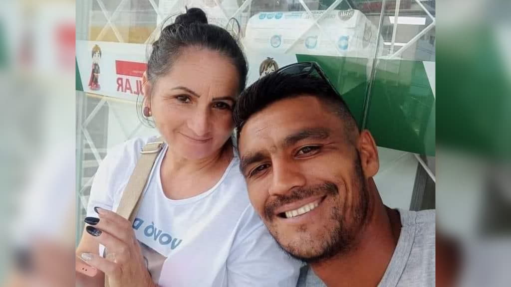 Marido chega bêbado, liga som alto e mata esposa com golpes de foice em Camboriú