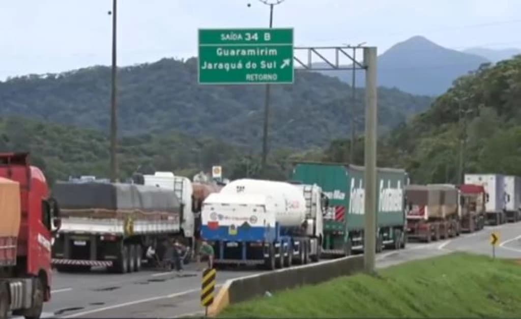 Cidades de SC têm coleta de lixo comprometida; veja quais