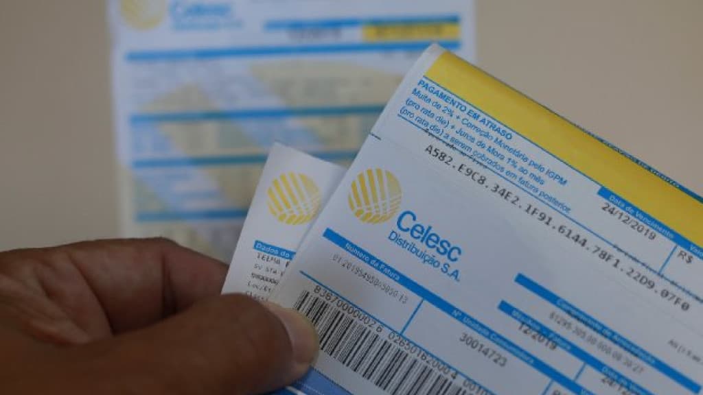 Aumento de 3,64% nas contas de luz residenciais é aprovado em SC