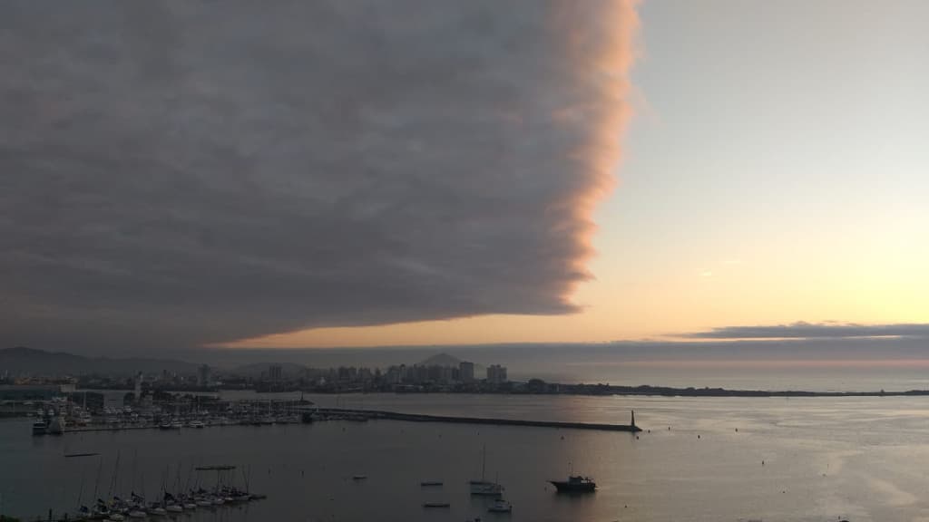 Fenômeno meteorológico raro surpreende moradores de Itajaí