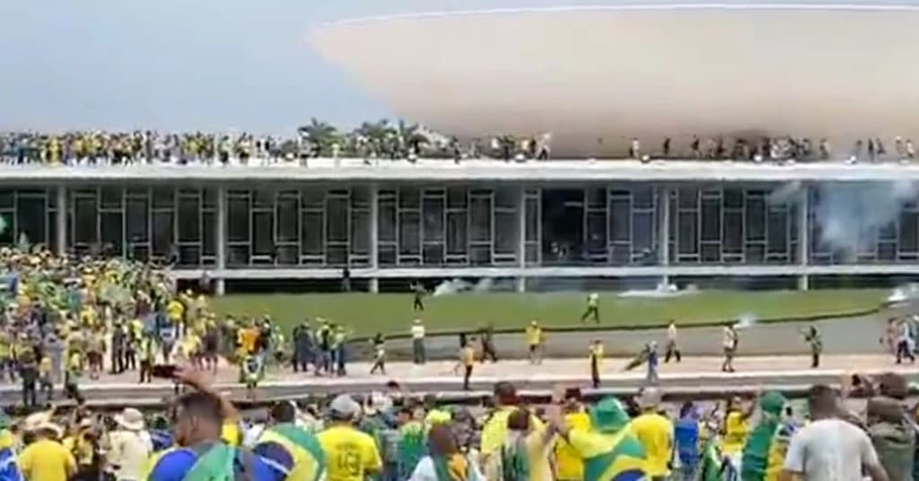 URGENTE: Lula decreta intervenção federal em Brasília