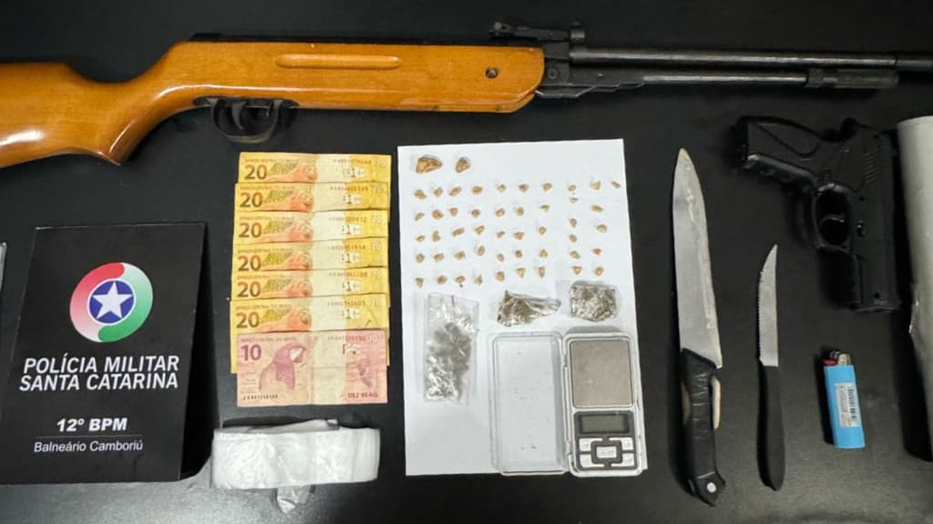 Homem dá golpe com capacete em PM para proteger parente que guardava crack e maconha na cueca em BC